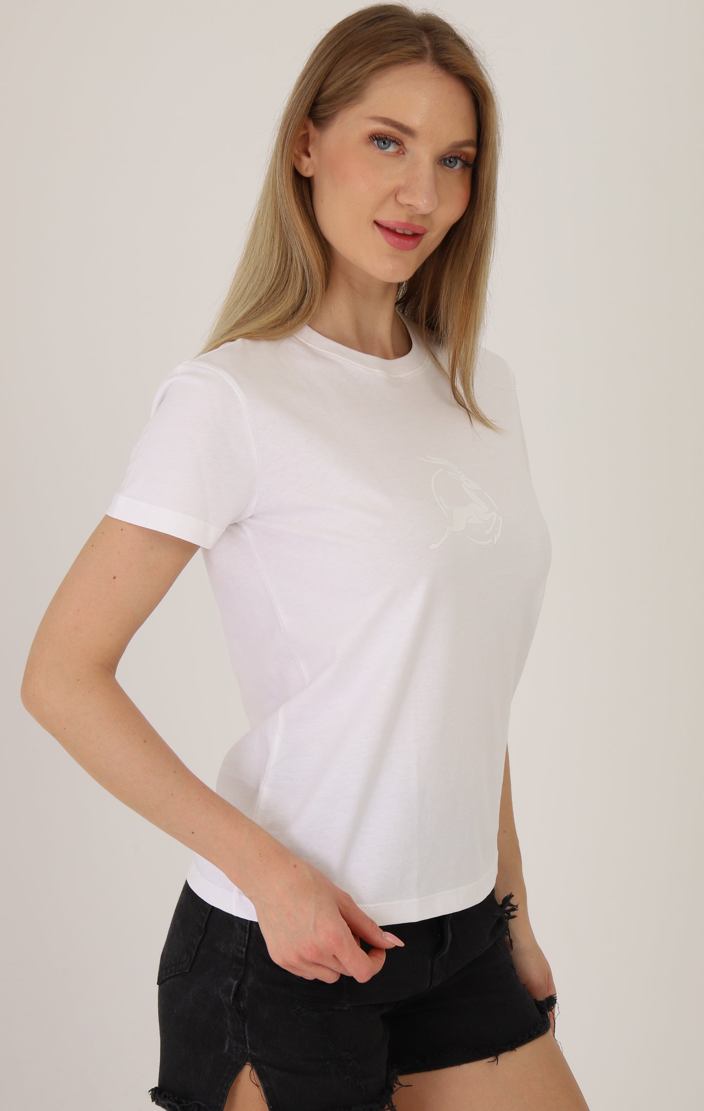 Stealth Grace | Yüksek Kabartma Baskılı Beyaz T-Shirt