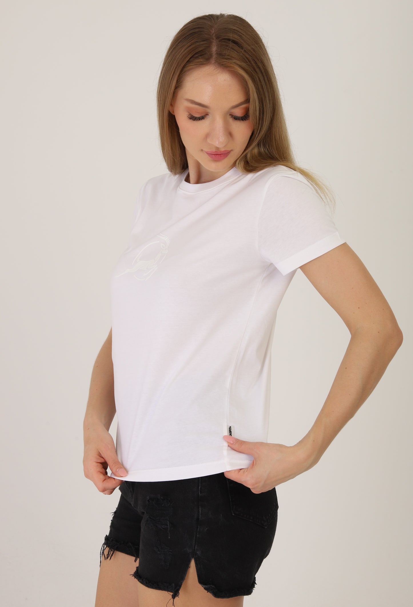 Stealth Grace | Yüksek Kabartma Baskılı Beyaz T-Shirt